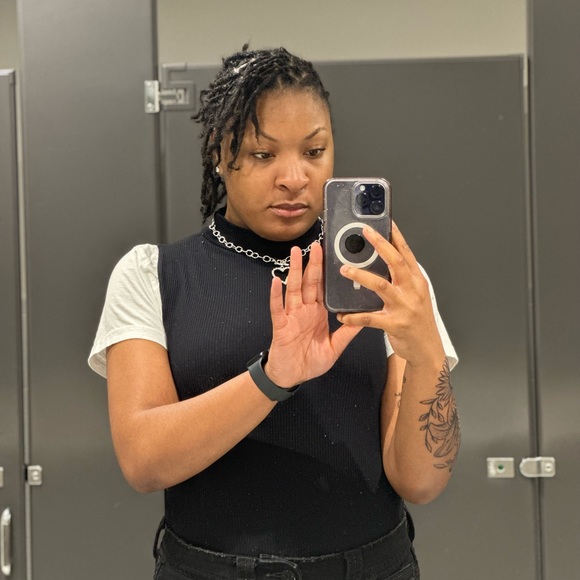 Meet your Posher, Ayonna - Picture 1 of 1